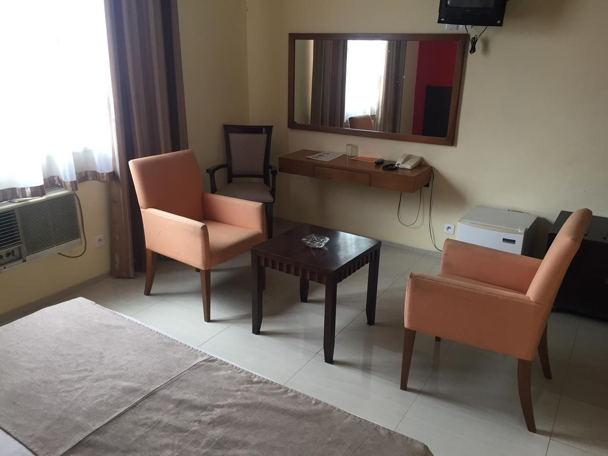 White Palace Hotel Antananarivo Eksteriør bilde